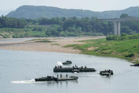 Streitkräfte beider Länder halten derzeit nahe der Grenze zu Nordkorea ihre jährliche Militärübung ab. (Archivbild)