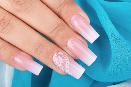 Lace Nails: So gelingt die elegante Maniküre zuhause
