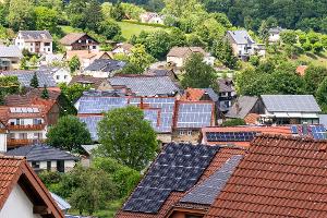Der Solarausbau ist im Plan - noch. (Archivbild)