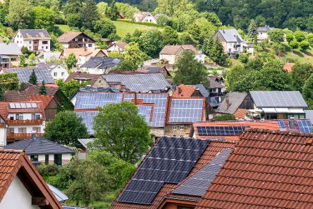 Der Solarausbau ist im Plan - noch. (Archivbild)
