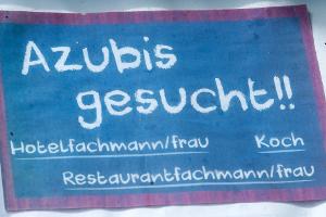 Auszubildende in der Gastronomie äußern sich oft unzufrieden mit ihrer Lehre. (Symbolbild)