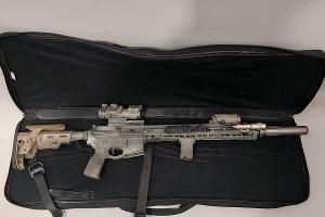 Sichergestellte Softair-Waffe in der Optik eines Sturmgewehrs / Foto: Bundespolizei