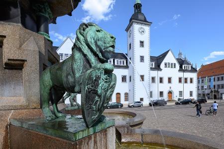 Blick auf das historische Rathaus am Obermarkt in Freiberg. (Archivbild)