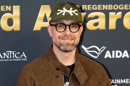 Graue Haarpracht: Mark Forster überrascht ohne seine Kappe