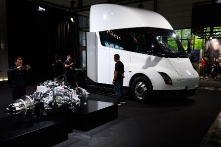 Tesla stellte den Elektro-Sattelschlepper bereits 2017 vor. (Archivbild)