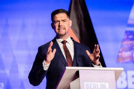 Hannes Gnauck, AfD-Bundestagsabgeordneter und seit Juli auch Bundesschatzmeister der AfD, kümmert sich um die 