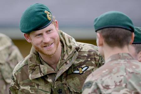 Prinz Harry diente mehrere Jahre im Militär und pflegt heute noch ein enges Verhältnis zu den Streitkräften. (Archivfoto)