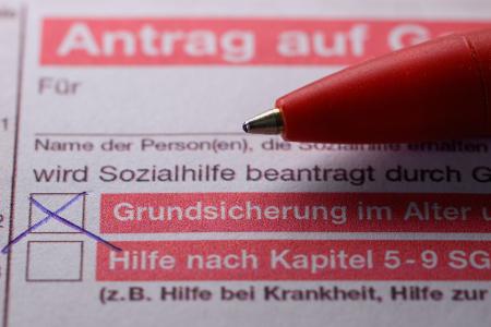 Der Großteil der Ausgaben floss in die Grundsicherung im Alter und Leistungen bei Erwerbsminderung. (Symbolbild)