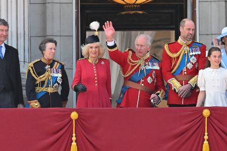 So viel verdienen König Charles, William und die anderen Royals