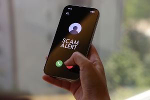 Scams am Telefon: Android schützt Dich mit diesen Mitteln