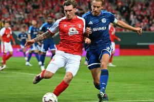 In der Verlängerung: Schalke müht sich gegen Halle weiter