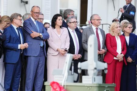 Zum Thema Drohnenabwehr bekam das Kabinett in Neuhardenberg Anschauungsunterricht.
