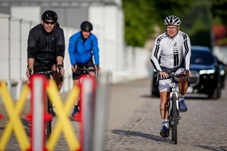 Vizekanzler Lars Klingbeil und Umweltminister Carsten Schneider hatten sogar Zeit, aufs Rad zu steigen. 