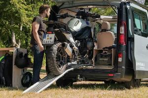 Kompanja EINS Moto Heckauszug mit Motorrad