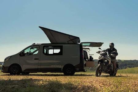 Kompanja EINS Moto auf Basis Renault Trafic mit Motorrad