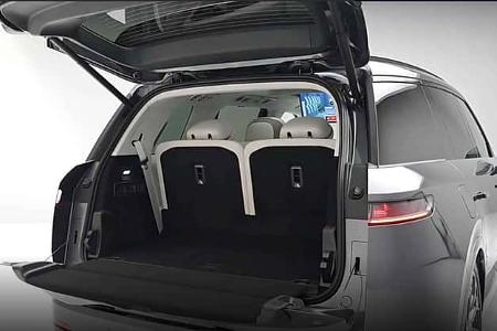 Lynk & Co 900 