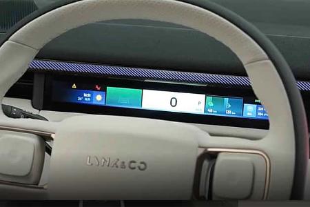 Lynk & Co 900 