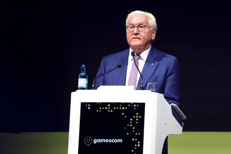Computerspiele sind nach Einschätzung des Bundespräsidenten in der Mitte der Gesellschaft angekommen, bergen aber auch Gefahren.