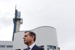 Niedersachsens Ministerpräsident Olaf Lies fordert vom VW-Vorstand eine klare Zukunftsperspektive. 
