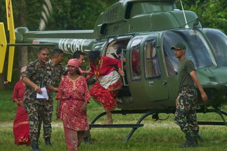 In Armeecamps starten und landen dauernd Rettungshubschrauber.