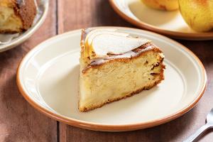 Einfacher Birnenkuchen mit Glasur
