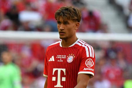 Tom Bischof (ab 83.) - ohne Bewertung - Bewahrte die Spielkontrolle im Mittelfeld, startete in der Nachspielzeit dann noch einmal ganz vorne durch. Stand bei seiner Großchance aber im Abseits.