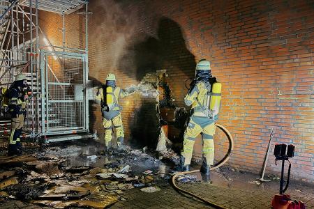 Die Fassade des Schulgebäudes an der Grünstraße wurde durch den Brand beschädigt.