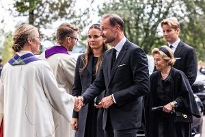 Norwegens Royals trauern in Asker