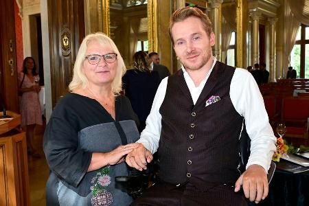 Samuel Koch bringt seine Mutter mit zur Preisverleihung in Dresden