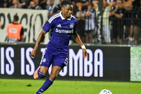 Werder holt Verteidiger Arthur und Ndiaye - Mbangula geht