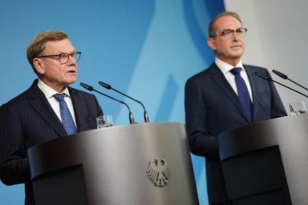 Außenminister Johann Wadephul (CDU) und Bundesinnenminister Alexander Dobrindt (CSU) sind sich sicher: Hinter dem gescheiterten Anschlag steckt Russland.
