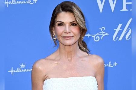 Lori Loughlin meldet sich nach sieben Jahren auf Instagram zurück