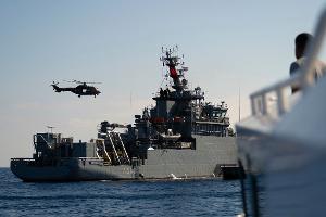 Das türkische Schiff TCG Isin (A-583) ermöglicht mit spezieller Robotertechnik besonders tiefe Tauchgänge.