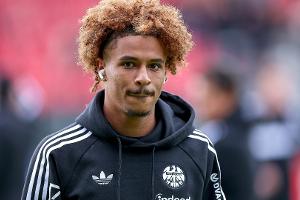 Frankfurt verleiht Bahoya nach England