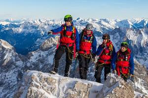 Schneesturm, Gletscherspalten, Felswände: Die ARD-Bergwacht-Doku zeigt packende Einsätze.
