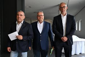 Die drei Abgeordneten Stefan Wogawa, Dirk Hoffmeister und Roberto Kobelt haben nach eigenen Angaben eine neue Partei gegründet.