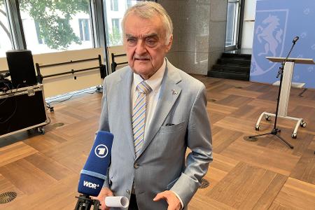 NRW-Innenminister Herbert Reul findet klare Worte. 
