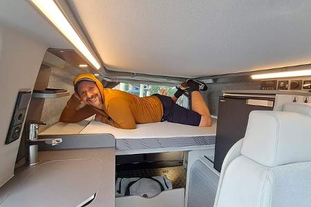 Neuer Westfalia Kipling auf Ford Transit Custom Querbett mit Redakteur
