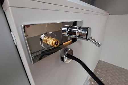 Neuer Westfalia Kipling auf Ford Transit Custom Dusche und Außenduschenanschluss