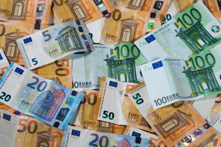 Der Haushaltsentwurf für 2027 sieht Ausgaben von 555,4 Milliarden Euro vor - mit eine Nettokreditaufnahme von 118,7 Milliarden Euro. (Symbolbild)