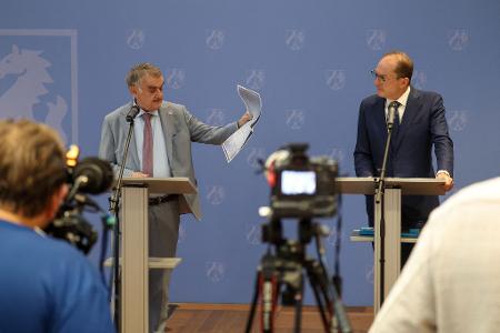 Laut NRW-Innenminister Herbert Reul gibt es Entwicklungen bei der Suche nach dem Sabotage-Verdächtigen. 