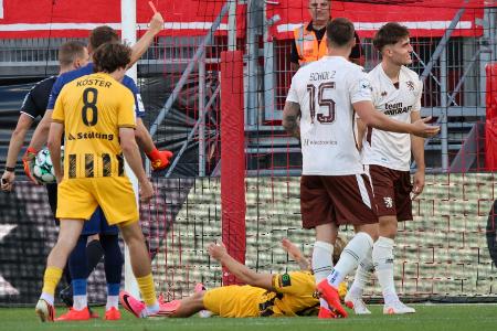 Nach Blitz-Rot: Aachen fertigt Ingolstadt in fünf Minuten ab