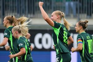 Späte Treffer von Küver: Wolfsburg schlägt Bremen