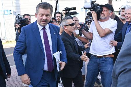 Sachsen-Anhalts Ministerpräsident Sven Schulze kommt am Tag nach der Wahl zur Sitzung des CDU-Landesvorstandes.