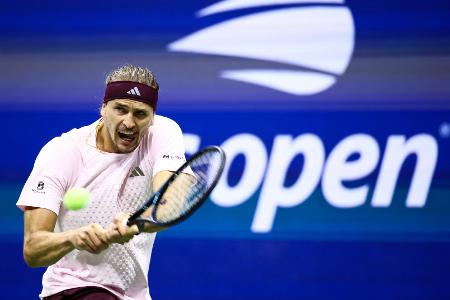 Nachtschwärmer Zverev im Eiltempo ins Viertelfinale