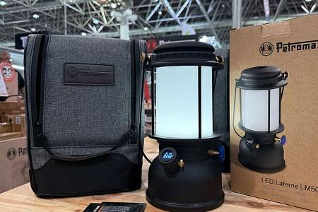 Petromax LM 500 LED-Campinglaterne im Stil der HK 500 Starklichtlampe.