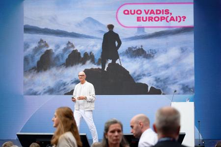 Tim Höttges trat bei der Digitalmesse 