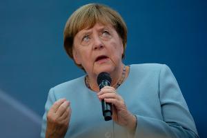 Angela Merkel sieht das faktenbasierte Denken und Argumentieren in Gefahr.