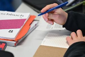 Das Schulsystem steht vor großen Herausforderungen. (Symbolbild)
