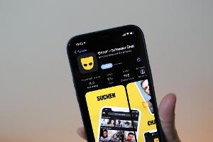 Grindr gehört nach eigenen Angaben zu den weltweit größten sozialen Netzwerken für schwule, bisexuelle, trans und queere Menschen.